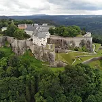 In Ruhiger Lage Am Wanderweg Zum Lilienstein *