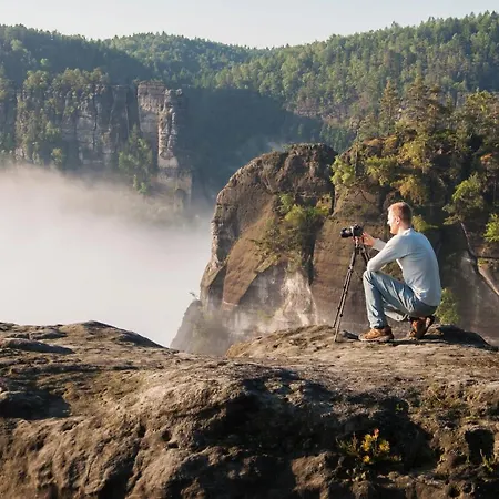 In Ruhiger Lage Am Wanderweg Zum Lilienstein Porschdorf